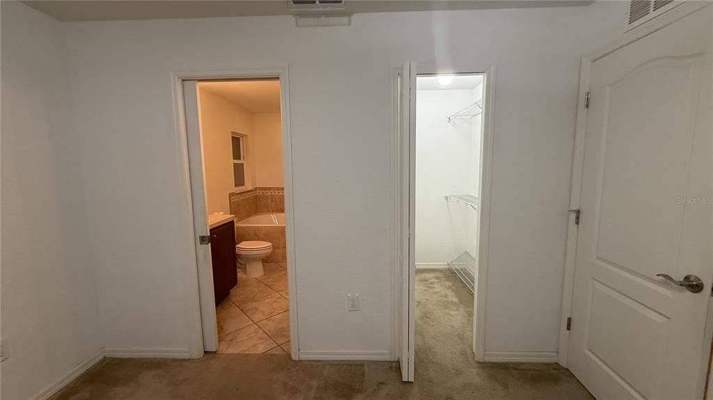 For Rent: $2,100 (3 beds, 2 baths, 1305 Square Feet)