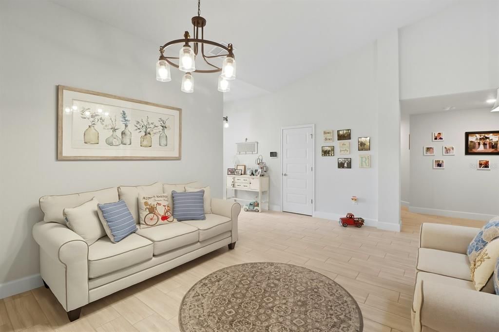 For Sale: $999,997 (4 beds, 3 baths, 3000 Square Feet)