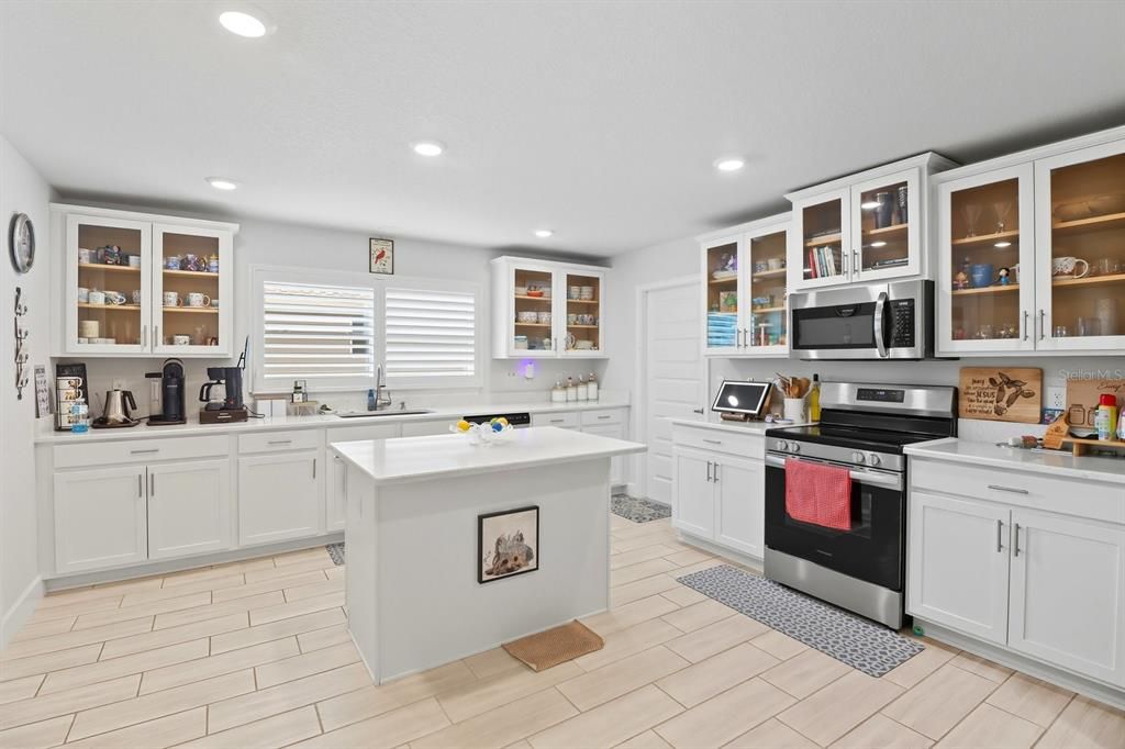 For Sale: $999,997 (4 beds, 3 baths, 3000 Square Feet)