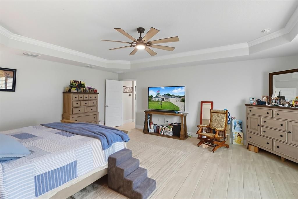 For Sale: $999,997 (4 beds, 3 baths, 3000 Square Feet)