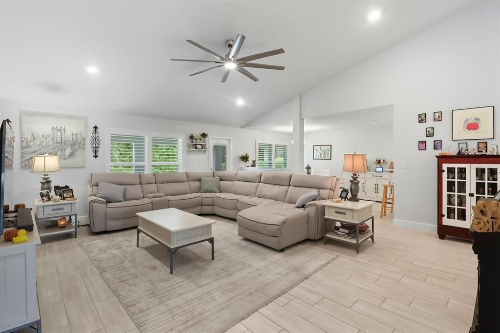 For Sale: $999,997 (4 beds, 3 baths, 3000 Square Feet)