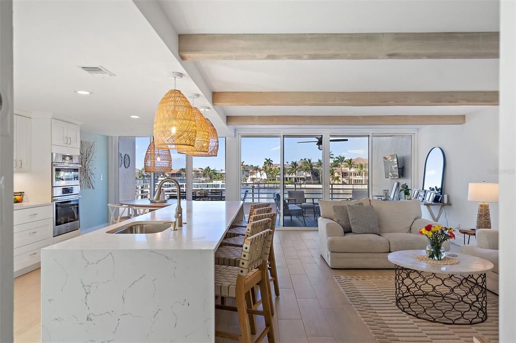 Под контрактом: $1,295,000 (4 спален, 3 ванн, 2280 Квадратных фут)