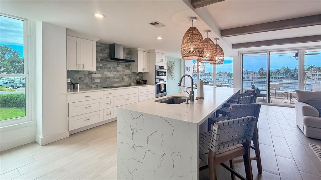 Под контрактом: $1,295,000 (4 спален, 3 ванн, 2280 Квадратных фут)