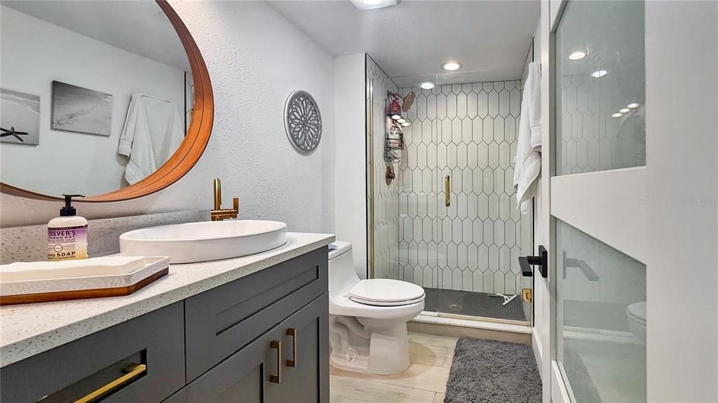 Под контрактом: $1,295,000 (4 спален, 3 ванн, 2280 Квадратных фут)