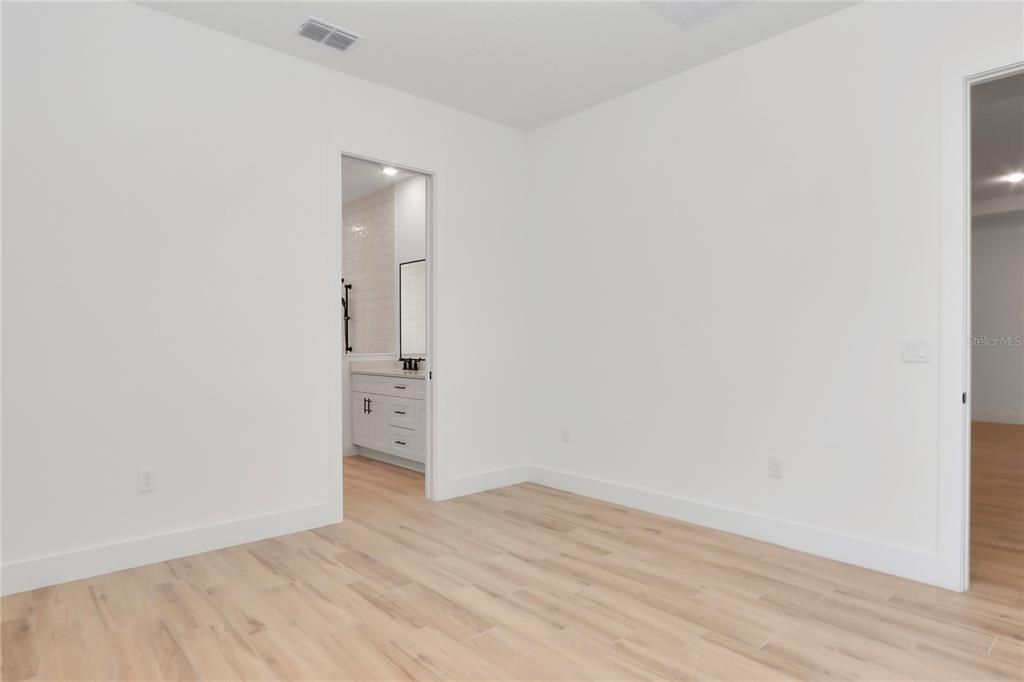 На продажу: $495,000 (3 спален, 2 ванн, 1834 Квадратных фут)