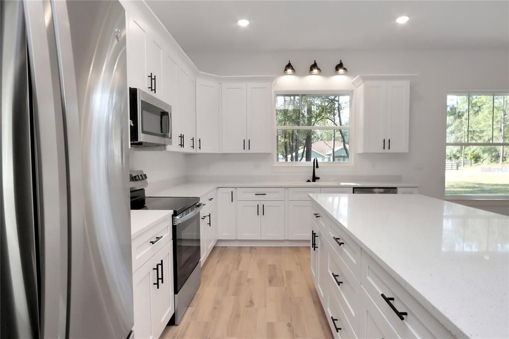 На продажу: $495,000 (3 спален, 2 ванн, 1834 Квадратных фут)