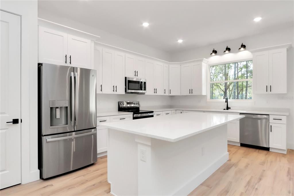 На продажу: $495,000 (3 спален, 2 ванн, 1834 Квадратных фут)