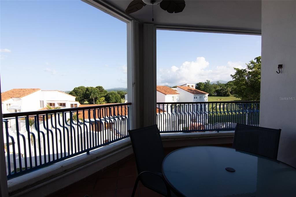 For Sale: $755,000 (3 beds, 4 baths, 1870 Square Feet)