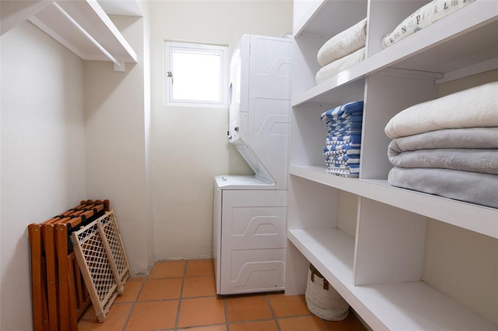 For Sale: $755,000 (3 beds, 4 baths, 1870 Square Feet)