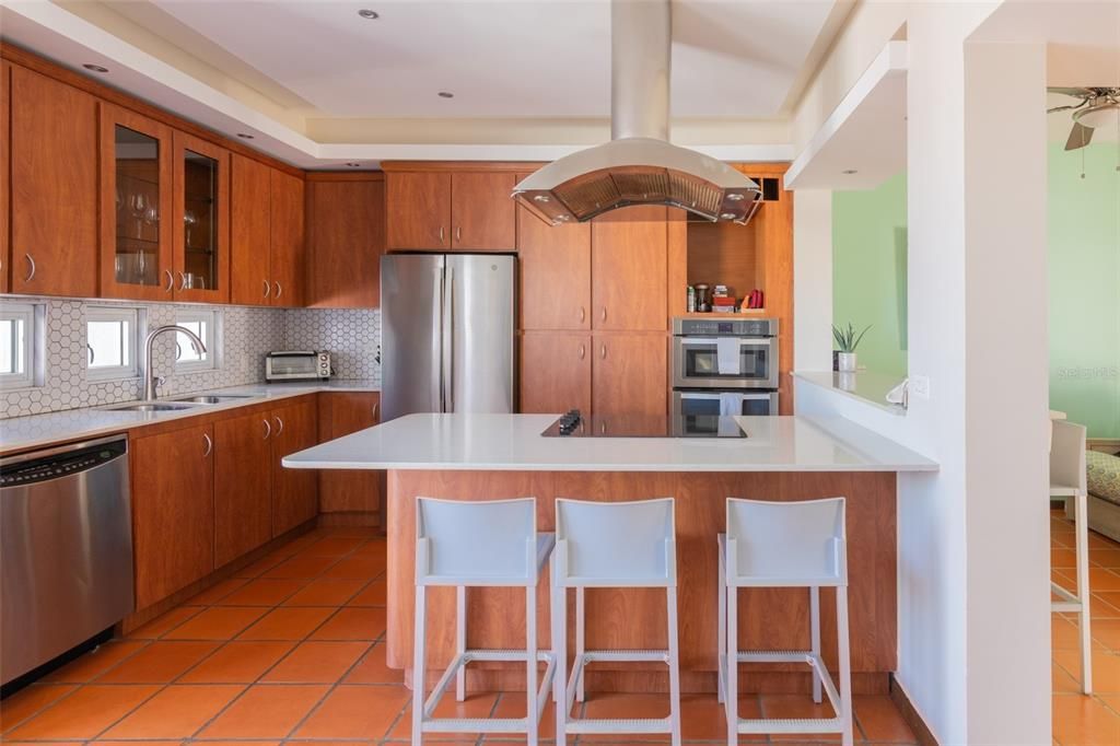 For Sale: $755,000 (3 beds, 4 baths, 1870 Square Feet)