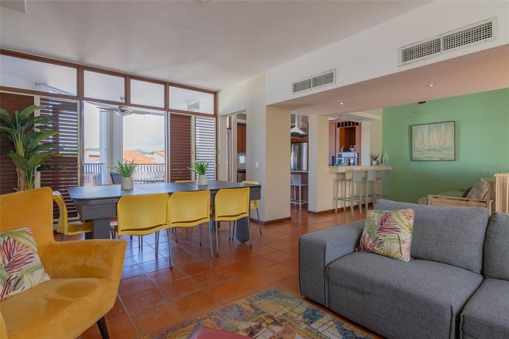 For Sale: $755,000 (3 beds, 4 baths, 1870 Square Feet)