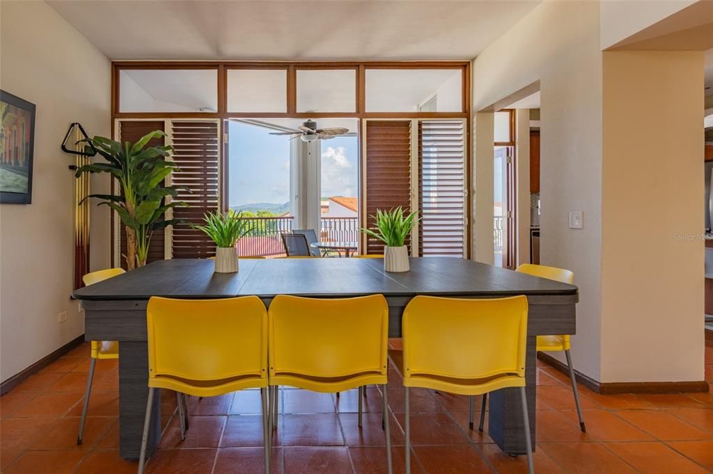 For Sale: $755,000 (3 beds, 4 baths, 1870 Square Feet)