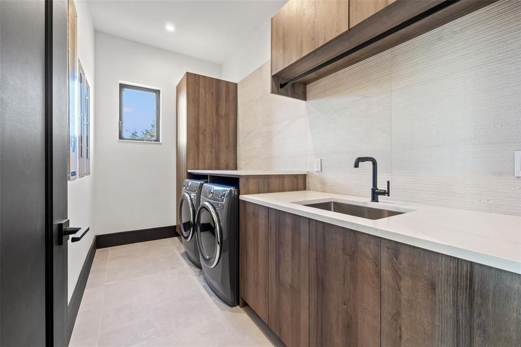 En Venta: $3,150,000 (4 camas, 4 baños, 5200 Pies cuadrados)