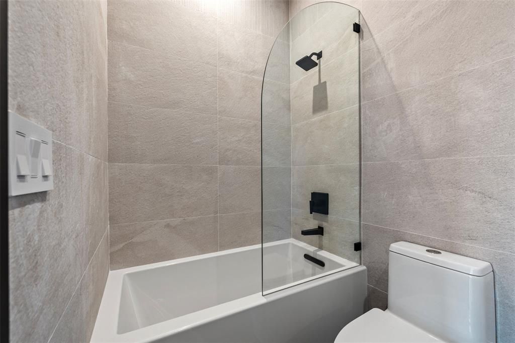 En Venta: $3,150,000 (4 camas, 4 baños, 5200 Pies cuadrados)