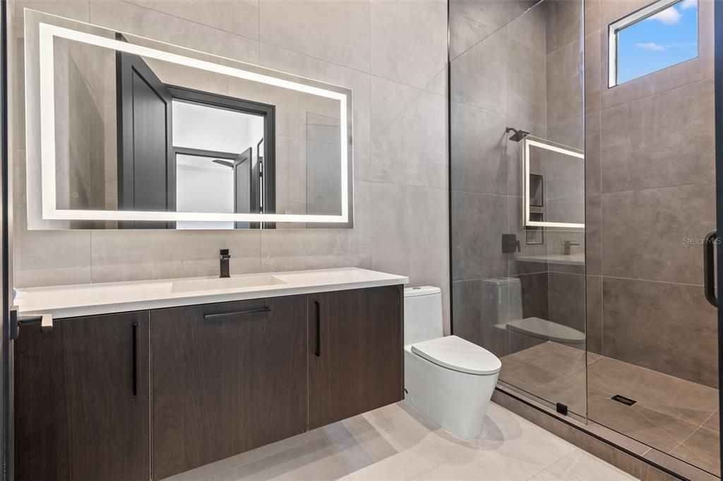 En Venta: $3,150,000 (4 camas, 4 baños, 5200 Pies cuadrados)