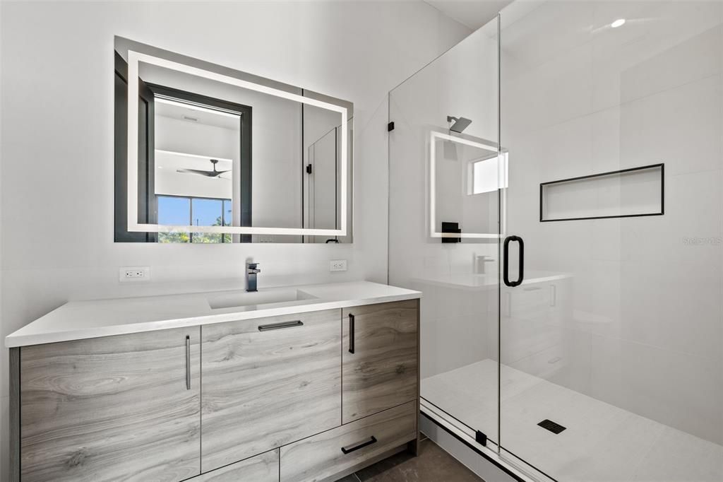 En Venta: $3,150,000 (4 camas, 4 baños, 5200 Pies cuadrados)