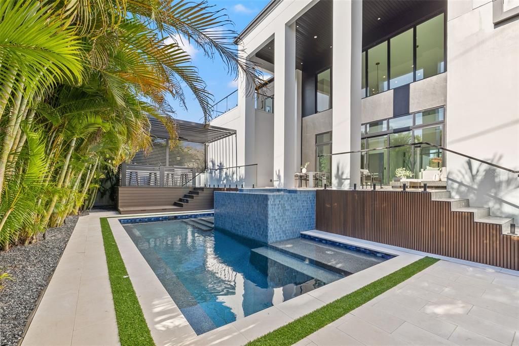 En Venta: $3,150,000 (4 camas, 4 baños, 5200 Pies cuadrados)