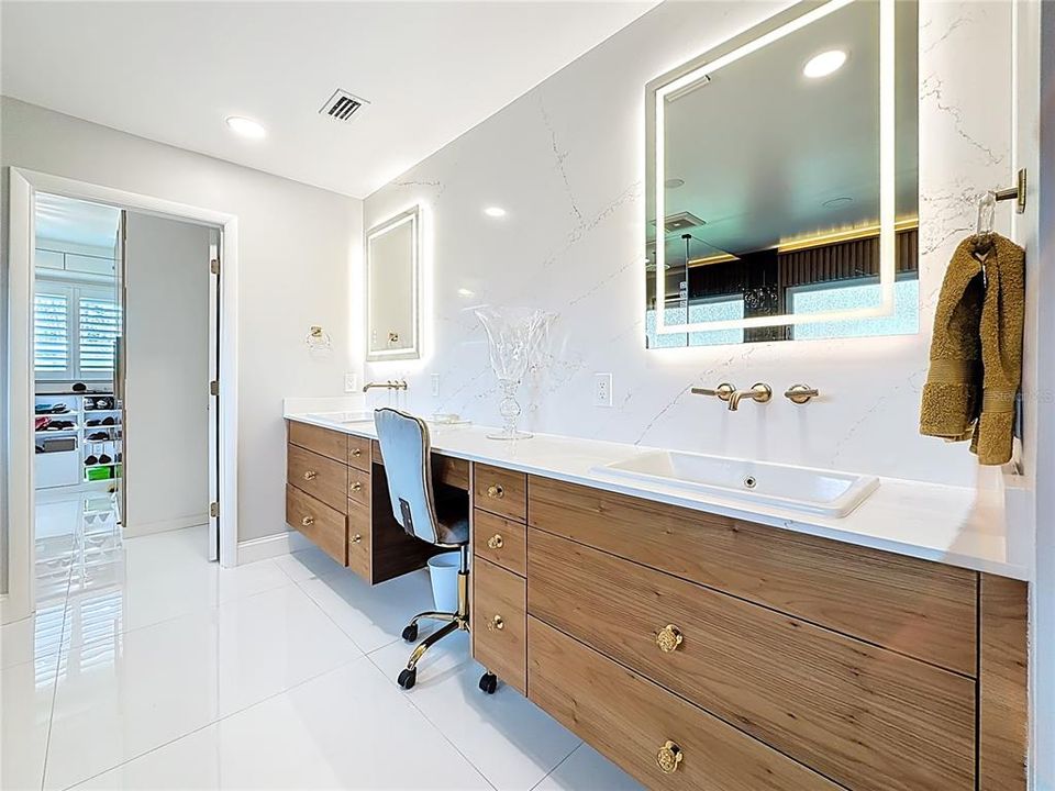 En Venta: $1,550,000 (4 camas, 4 baños, 5673 Pies cuadrados)