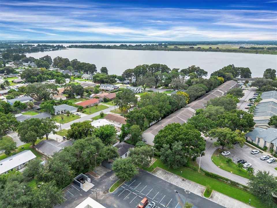 На продажу: $179,900 (2 спален, 1 ванн, 1280 Квадратных фут)