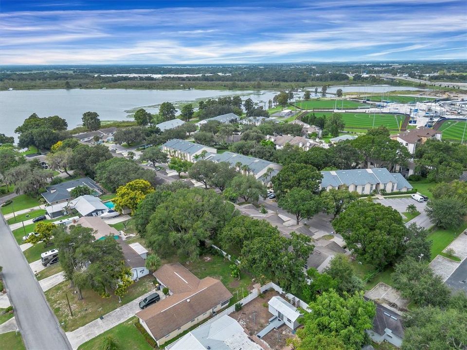 На продажу: $179,900 (2 спален, 1 ванн, 1280 Квадратных фут)