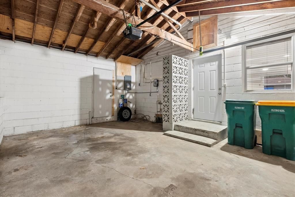 Activo con contrato: $169,900 (2 camas, 2 baños, 1100 Pies cuadrados)