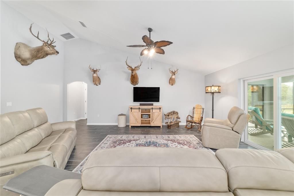 待售: $1,950,000 (3 贝兹, 2 浴室, 2588 平方英尺)