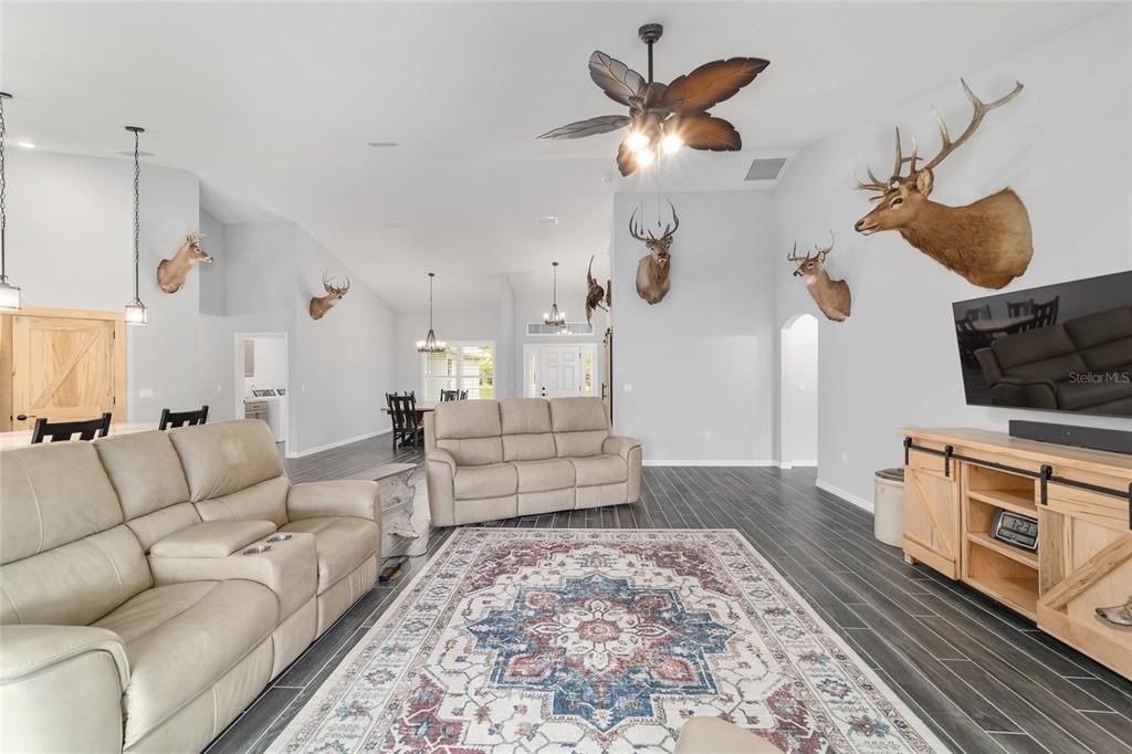 待售: $1,950,000 (3 贝兹, 2 浴室, 2588 平方英尺)