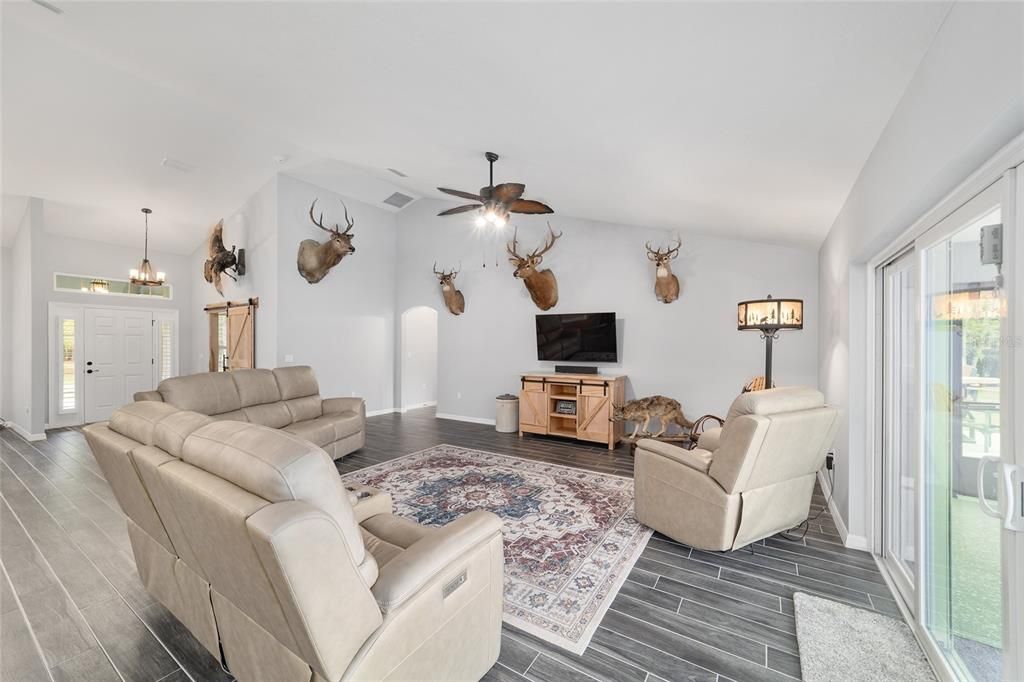 待售: $1,950,000 (3 贝兹, 2 浴室, 2588 平方英尺)