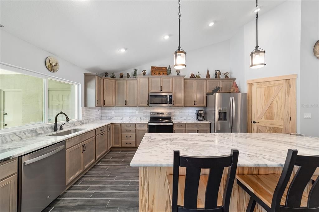 待售: $1,950,000 (3 贝兹, 2 浴室, 2588 平方英尺)