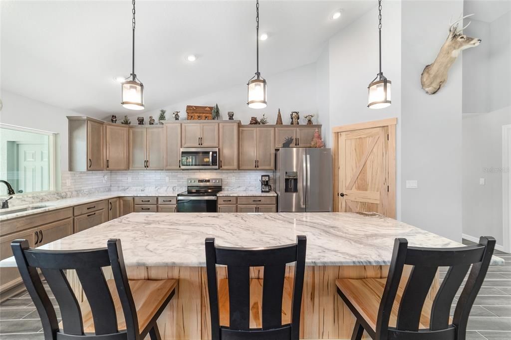 待售: $1,950,000 (3 贝兹, 2 浴室, 2588 平方英尺)