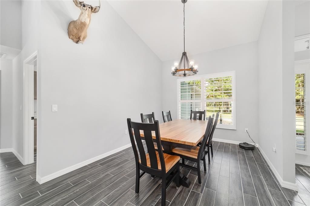 待售: $1,950,000 (3 贝兹, 2 浴室, 2588 平方英尺)