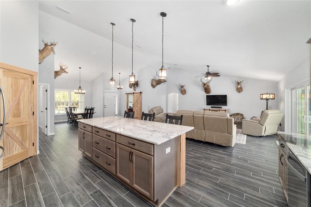 待售: $1,950,000 (3 贝兹, 2 浴室, 2588 平方英尺)