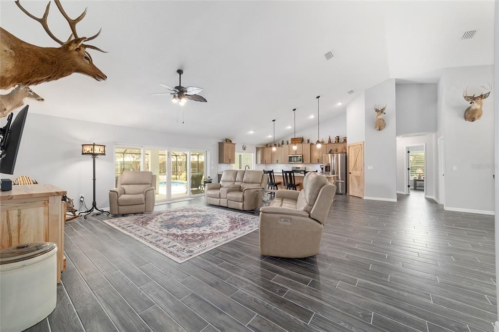 待售: $1,950,000 (3 贝兹, 2 浴室, 2588 平方英尺)