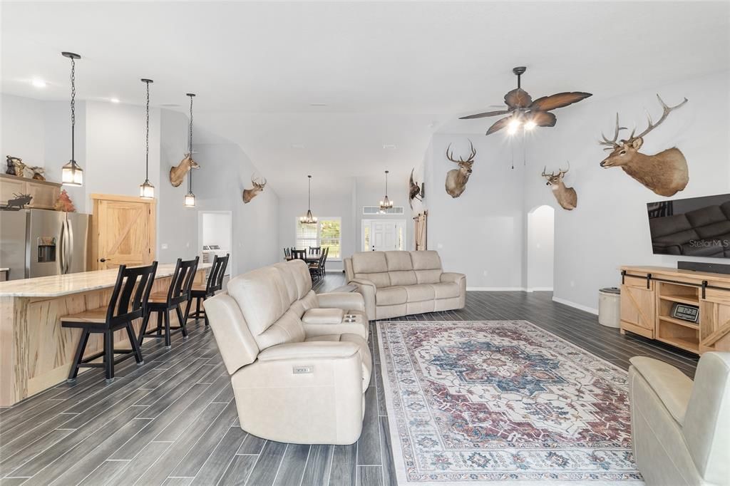 待售: $1,950,000 (3 贝兹, 2 浴室, 2588 平方英尺)