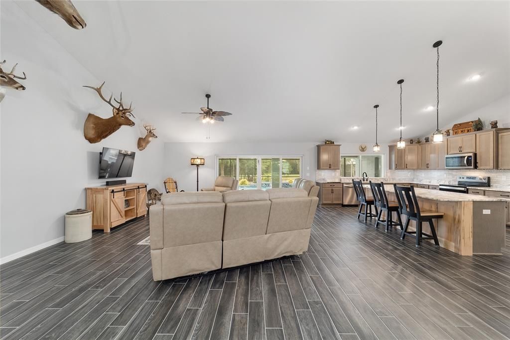 待售: $1,950,000 (3 贝兹, 2 浴室, 2588 平方英尺)