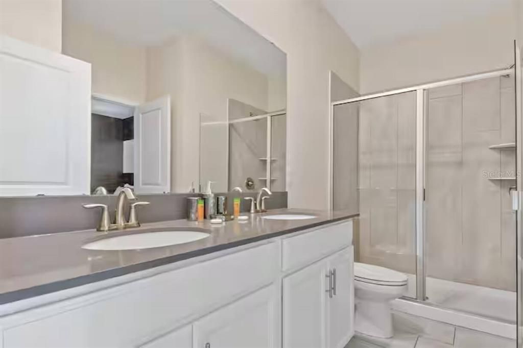 待售: $895,000 (8 贝兹, 5 浴室, 4289 平方英尺)