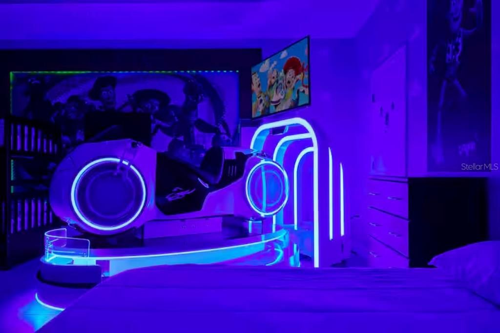 待售: $895,000 (8 贝兹, 5 浴室, 4289 平方英尺)