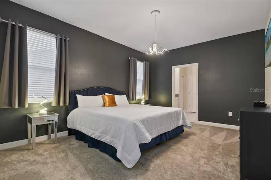 待售: $895,000 (8 贝兹, 5 浴室, 4289 平方英尺)