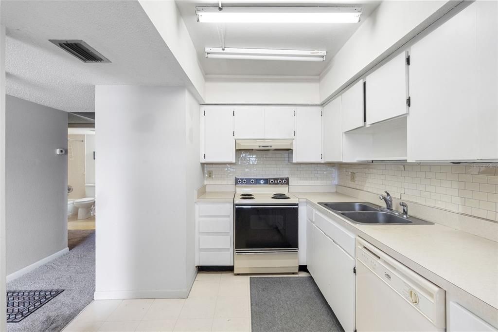 En Venta: $185,000 (2 camas, 2 baños, 1068 Pies cuadrados)