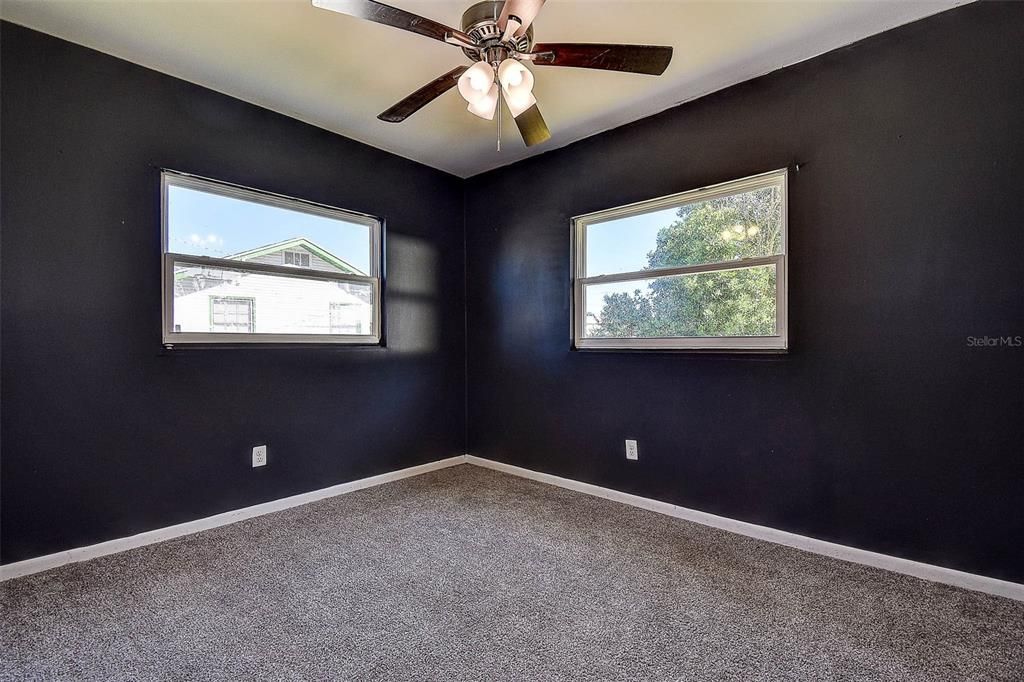 Activo con contrato: $175,000 (3 camas, 2 baños, 1420 Pies cuadrados)