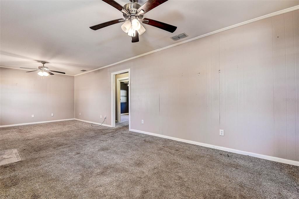 Activo con contrato: $175,000 (3 camas, 2 baños, 1420 Pies cuadrados)