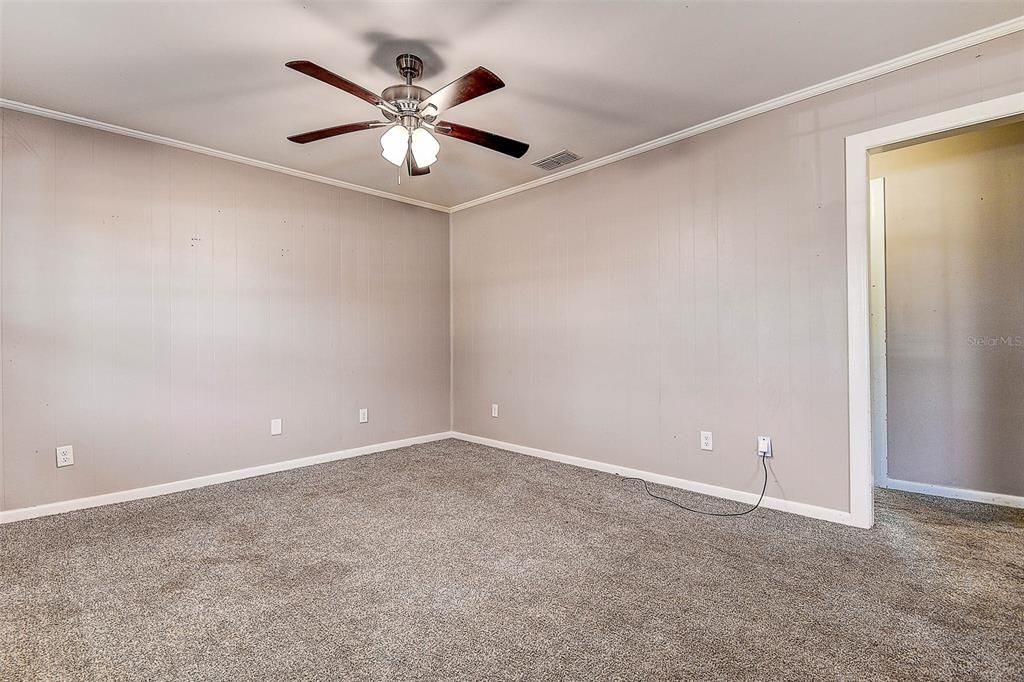 Activo con contrato: $175,000 (3 camas, 2 baños, 1420 Pies cuadrados)