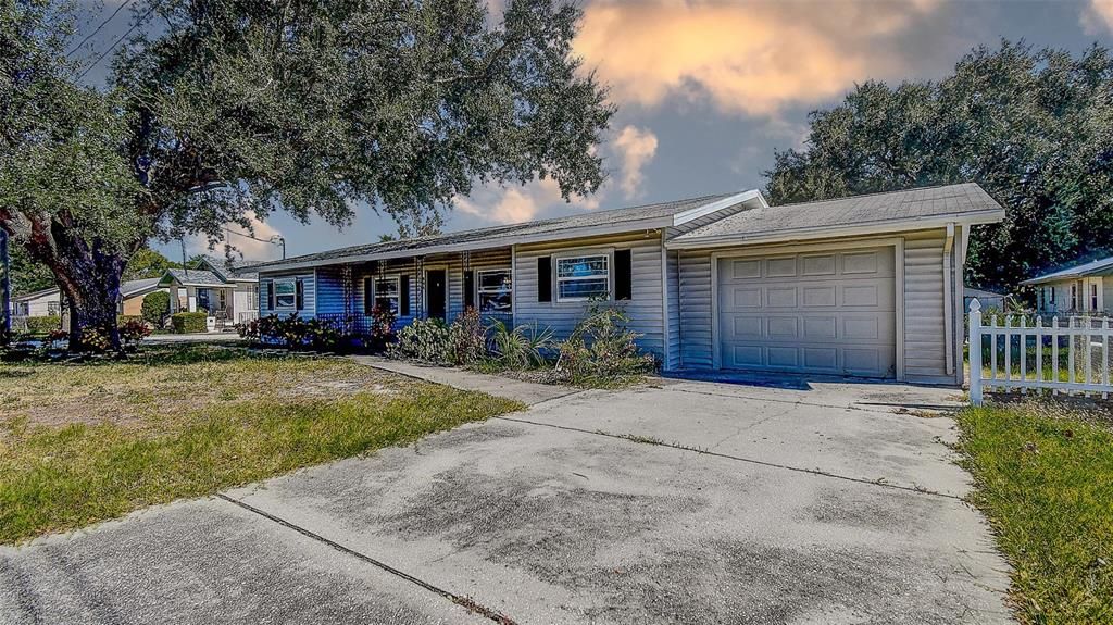 Activo con contrato: $175,000 (3 camas, 2 baños, 1420 Pies cuadrados)