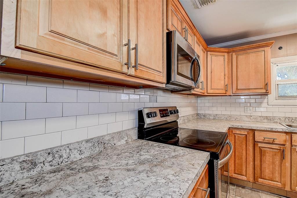 Activo con contrato: $175,000 (3 camas, 2 baños, 1420 Pies cuadrados)