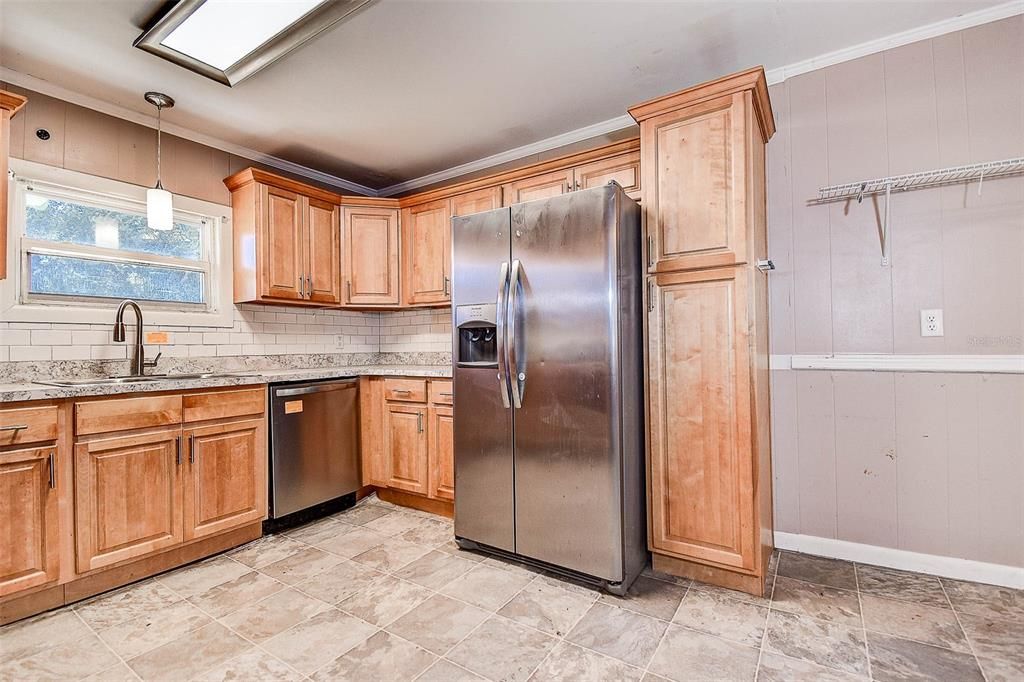 Activo con contrato: $175,000 (3 camas, 2 baños, 1420 Pies cuadrados)