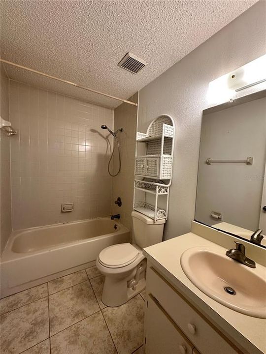 En Renta: $1,600 (2 camas, 2 baños, 1228 Pies cuadrados)