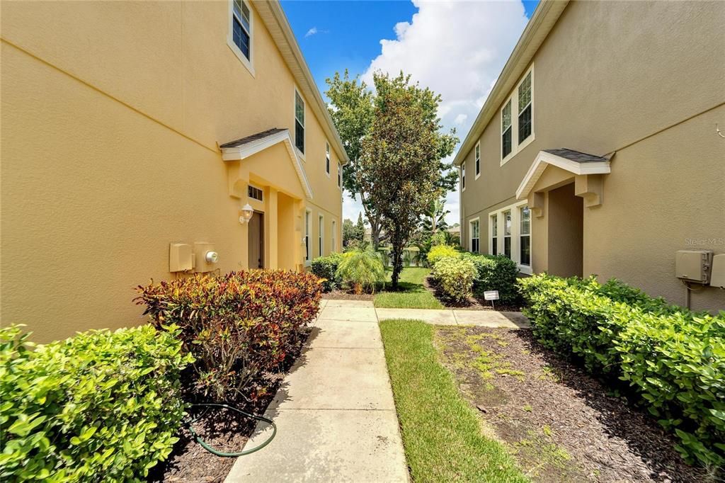 Active With Contract: $1,800 (2 beds, 2 baths, 1260 Square Feet)