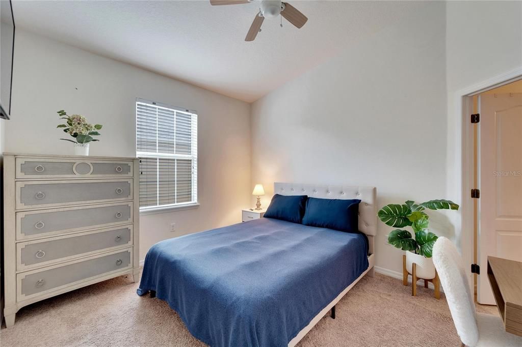 Active With Contract: $1,800 (2 beds, 2 baths, 1260 Square Feet)