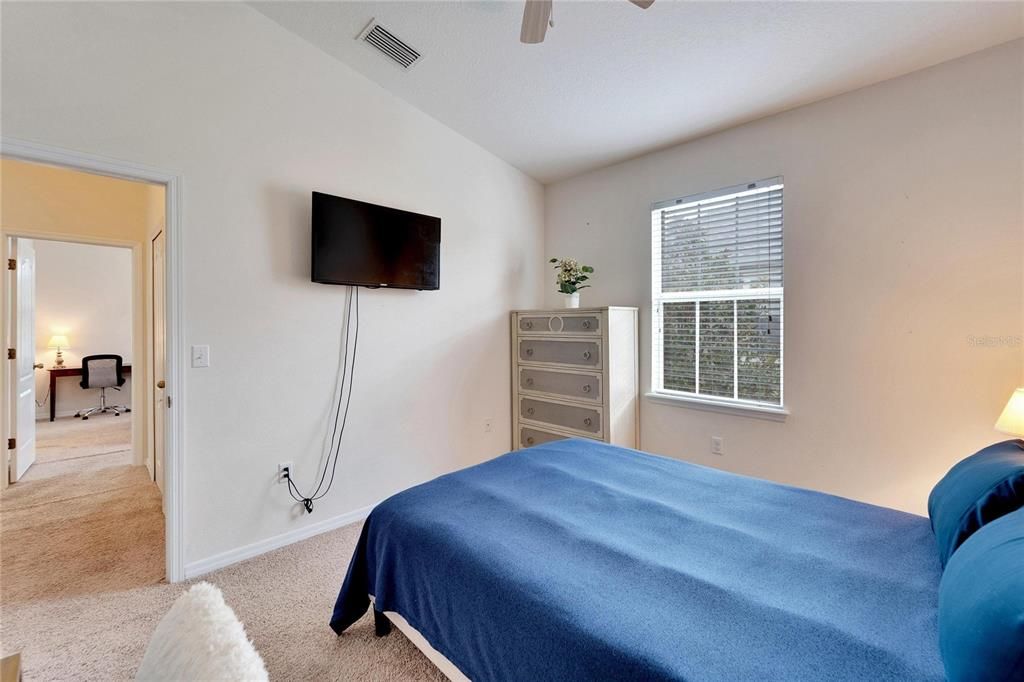 Active With Contract: $1,800 (2 beds, 2 baths, 1260 Square Feet)