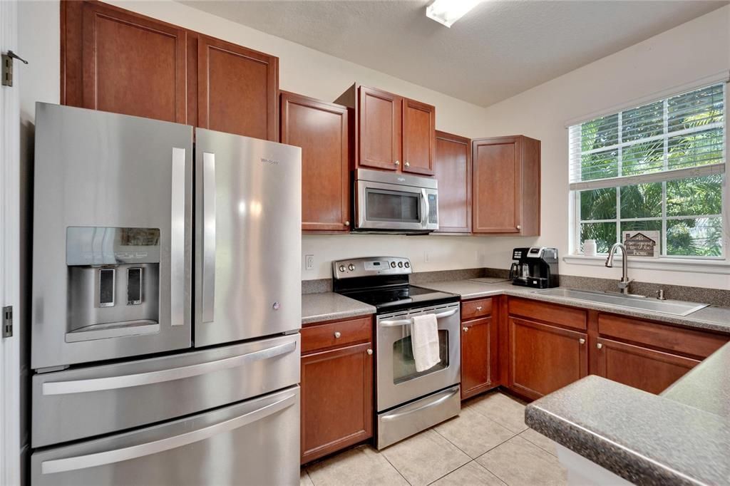 Active With Contract: $1,800 (2 beds, 2 baths, 1260 Square Feet)